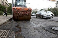 Кабмин посоветовал дорожным службам не укладывать асфальт в мороз