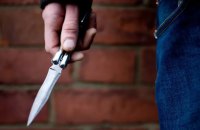 ​На Прикарпатті чоловік під час перевірки документів поранив ножем двох військових ТЦК і втік