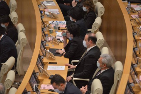 Опозиція бойкотувала перше засідання парламенту Грузії
