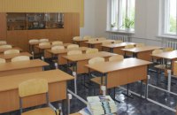 Директор школы под Харьковом при увольнении увезла с собой парты