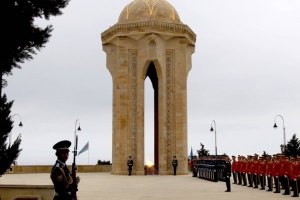 Милиция разогнали митинг оппозиции в Баку