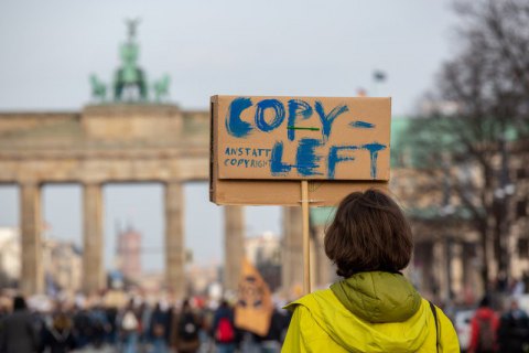 Європарламент проголосував за спірну реформу копірайту