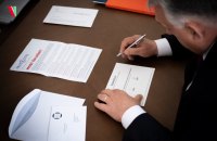 Орбан демонстративно проголосував на референдумі щодо вступу України в ЄС