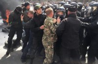 ​Подозреваемого в избиении активистов Автомайдана экс-беркутовца отпустили под домашний арест