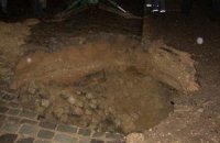 В Севастополе провалился участок проезжей части дороги