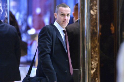 Американская певица обвинила соратника Трампа в домогательствах