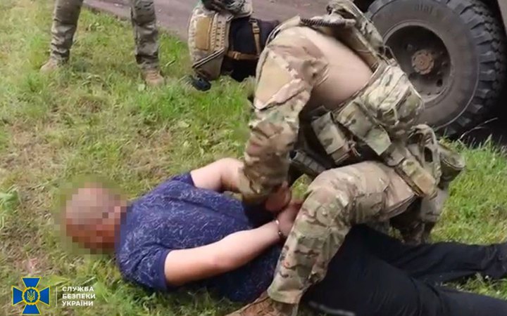 Мешканець Торецька зливав ворогу позиції української артилерії під Бахмутом, – СБУ