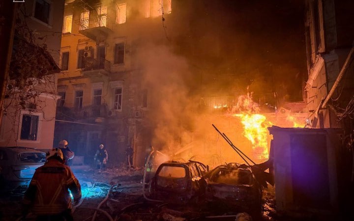 РФ уночі запустила по Одесі 11 ракет різних типів та до 100 БпЛА