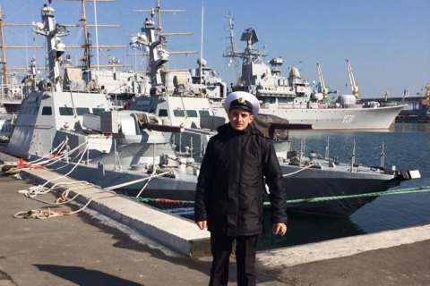Состояние раненого моряка Артеменко улучшилось, - адвокат