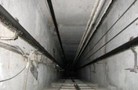 В Киеве в шахте лифта найден мертвым пропавший подросток 