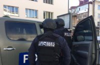 У Грузії всіх захоплених у банку заручників звільнили, терорист утік з грошима 