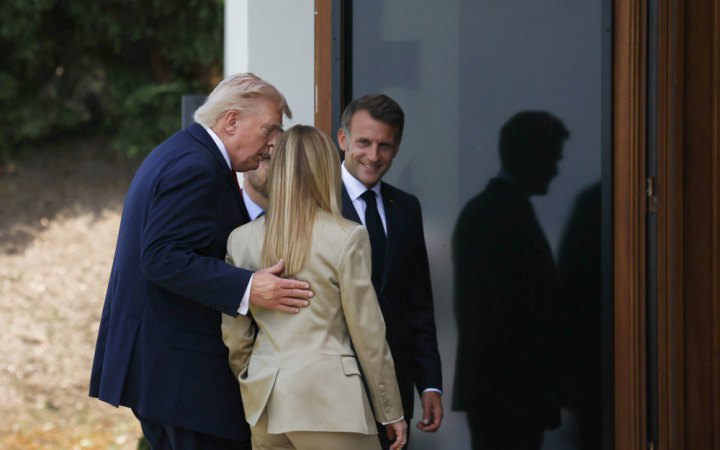 Трамп далі наполягає, що Мелоні просила фото з ним на саміті G7: “вона знову хоче дружити”
