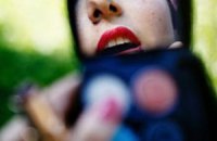 Губная помада может привести к бесплодию, - ученые