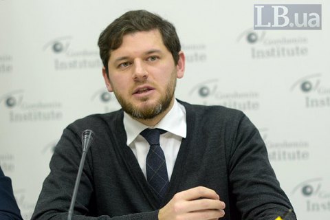 Государство должно стать конкурентным работодателем, иначе реформировать госслужбу не удастся, - специалист