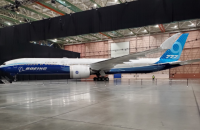 Boeing провела закрытую презентацию самой большой в мире модели самолета