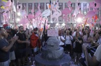 ​Революція фламінго в Албанії: у Тирані тривають протести проти забудови заповідних зон і корупції