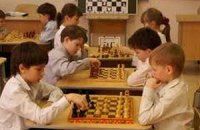 Учеников начальных классов будут учить играть в шахматы