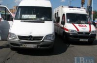 В Киеве на проспекте Палладина маршрутка сбила женщину