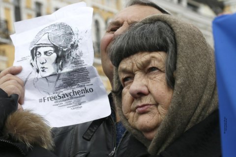 Матери Савченко дали 9 соток земли в Киеве