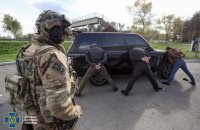 На Киевщине задержали семерых членов банды, которая воровала и пытала людей