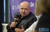 Турчинов: "Мы освобождали Мариуполь под аплодисменты местных жителей. Я уверен, что так же будет с Донецком и Луганском"