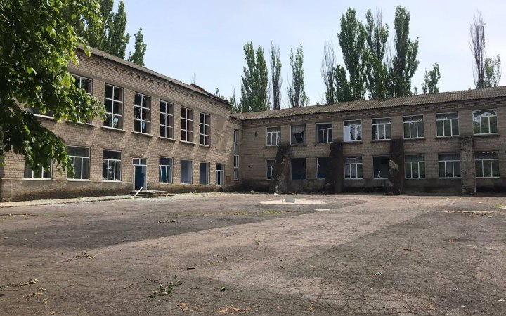 На Херсонщині окупанти викрадають вчителів і погрожують батькам школярів