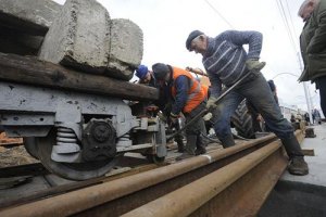 ​В Киеве приостановлено движение двух трамвайных маршрутов