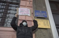 Суд досі не почав засідання з обрання запобіжного заходу організатору акції під ОП Філімонову