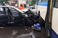 В Ровно "Ланос" врезался в троллейбус, пострадали четыре человека