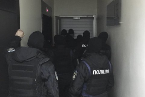 Госуправителей выгнали с 33 этажа бизнес-центра "Гулливер"