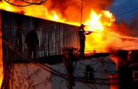 В Одессе сгорел причал и 15 дачных домов 