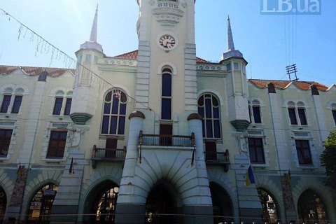 В Мукачево остановят общественный транспорт и на выходные перекроют центр из-за карантина