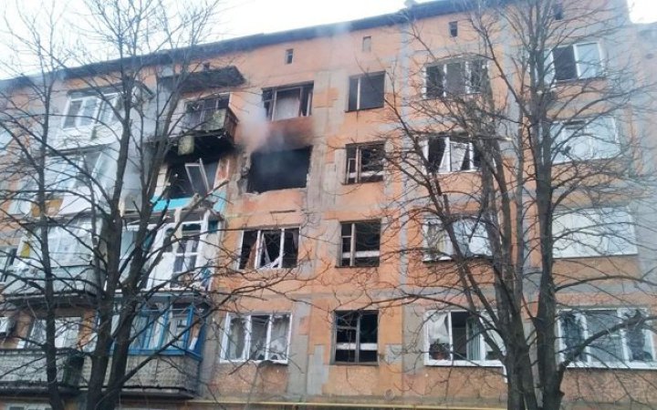 У Ямполі на Донеччині окупанти обстріляли людей, які отримували гуманітарну допомогу