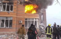 В Одесі внаслідок удару росіян сталася пожежа в багатоповерхівці, пошкоджено школу