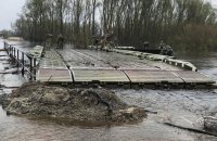 У Іванкові на Київщині через негоду встановили понтонну переправу