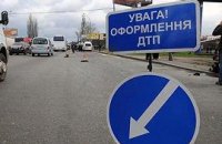 У Харцизьку тролейбус зіткнувся з автобусом, три людини загинули