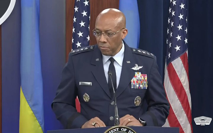 США наразі не планують повертати своїх військових інструкторів до України 