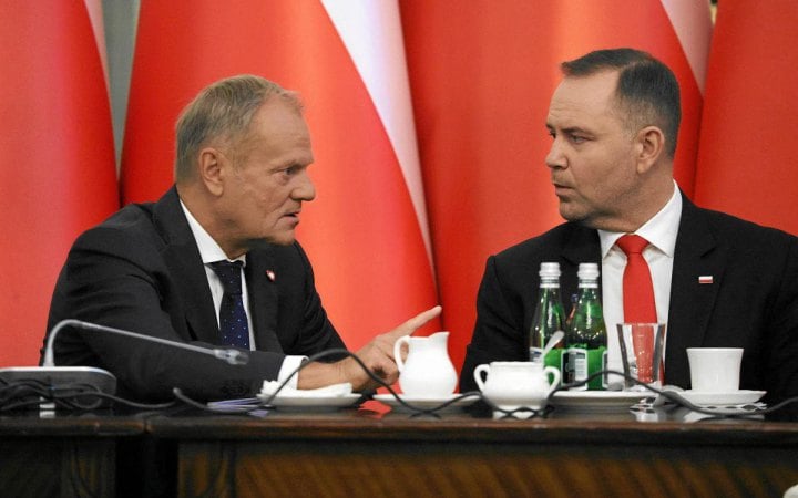У Навроцького закликали Туска підписати рішення про позбавлення Зеленського Ордена Білого Орла
