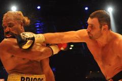 ​Виталий Кличко защитил титул WBC в бою с Бриггсом