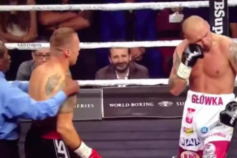 Скандально завершился полуфинальный бой WBSS между бывшими соперниками Усика