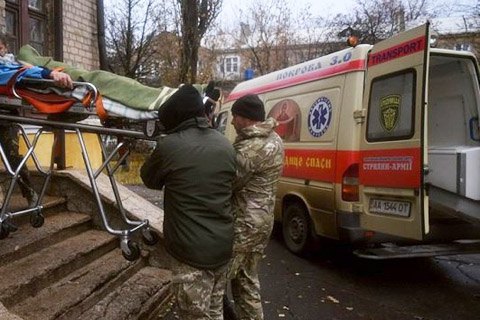 На Донбассе ранен украинский военный