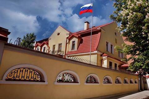В Харькове облили кислотой машину генконсула России