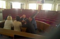 Оппозиционеры ушли из Рады