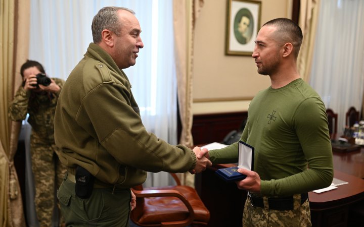 Морпіх з острову Зміїний отримав нагороду "За заслуги перед Черкащиною"