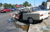 В Киеве столкнулись "Жигули" и джип