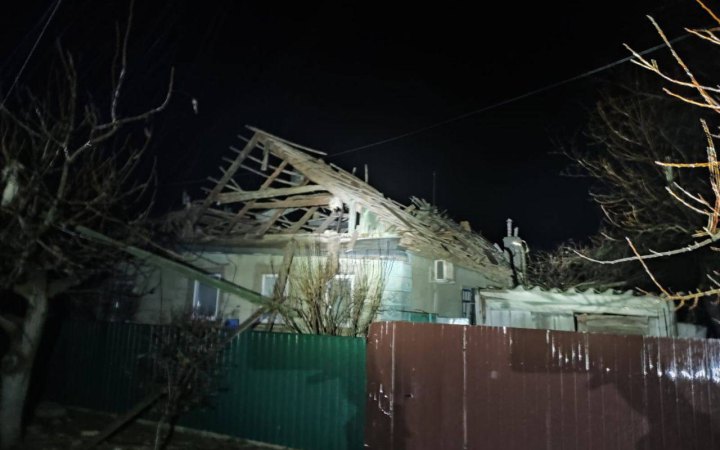 Нікополь та Марганець вночі зазнали значних руйнувань через ворожі обстріли 