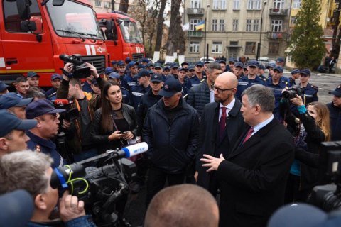 Системой лизинга на покупку жилья на первом этапе смогут воспользоваться 4 тысячи спасателей и полицейских, - Яценюк