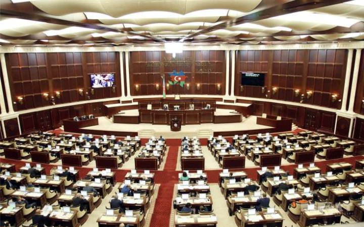 В Азербайджані відбуваються дострокові парламентські вибори