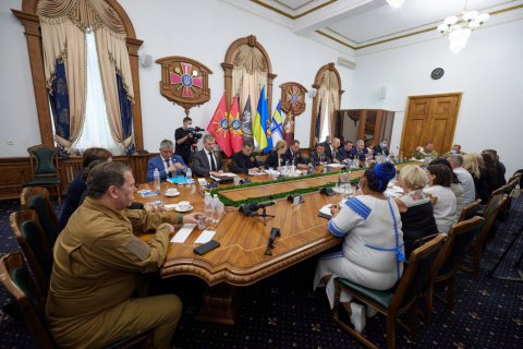 Зеленський хоче закрити чергу компенсацій за житло для військових до кінця 2022 року