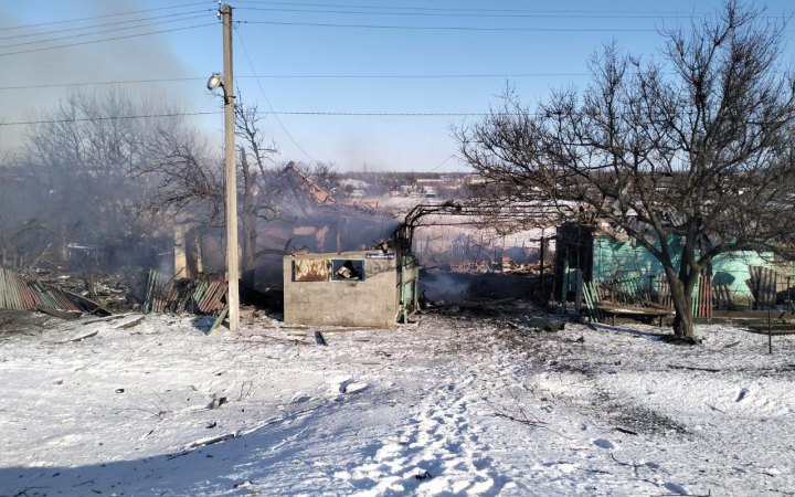 На Донеччині росіяни знову атакували житлові забудови, є поранені серед цивільних